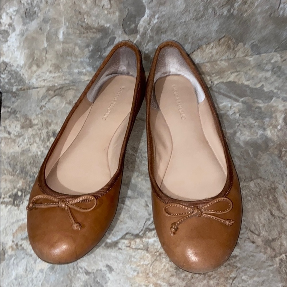 Banana Republic brown leather Ballet flat shoe
